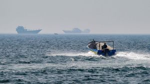 Stretto di Hormuz e fiammata dei prezzi: l’Ue lancia il piano energia, il gas russo divide l’Italia