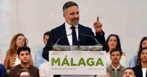 El timo de Abascal en Málaga: ¿Por qué calla ante los alquileres imposibles y protege los recortes de Moreno Bonilla?