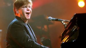 Il club di Elton John sbarca a Venezia con spettacoli e musica dentro l’ex convento della Giudecca