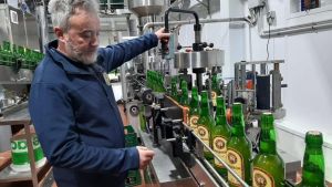 La nueva cosecha de sidra empieza a llegar a los chigres: 