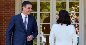 El Gobierno aprueba la regularización de migrantes frente al boicot racista de Ayuso y Vox