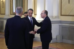 Όλα καλά με τον κ. Λαζαρίδη;