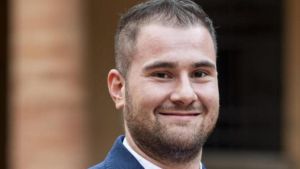 Spadino e i contatti continui con le agenzie funebri, caccia al movente dei soldi: “Migliaia di euro a settimana”