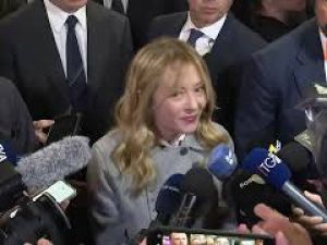 Parole di Trump su Papa, Meloni: I leader religiosi non devono fare ciò che dicono i leader politici