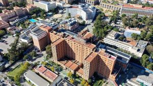 Los padres del bebé maltratado salen de prisión para asistir al interrogatorio de la mujer que alertó de conductas violentas del acusado