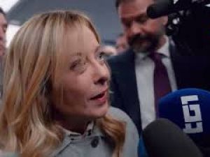 Meloni: Sudditanza? Non so quanti leader hanno parlato come me di parole Trump sul Papa