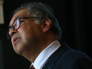 Bell: Nenshi beats Danielle Smith, becomes premier in Liberal MP's poll rollout