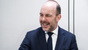 Minister sust senaat en ‘eigen’ CDA: alleen vreemdeling die weigert te vertrekken is straks strafbaar