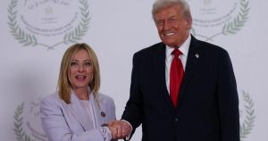 Trump eleva el tono contra Meloni por su defensa al Papa León XIV: 