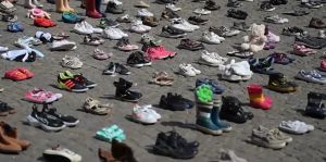 Gaza shoe display in Amsterdam appears to appropriate Holocaust imagery ahead of Yom Hashoah