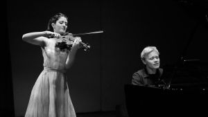 María Dueñas y Alexánder Maloféyev, juventud y talento, pero no solo