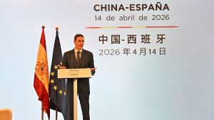 La hercúlea tarea de Sánchez de venderle tecnología a China