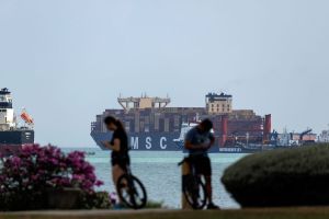 Singapore’s Tough Inflation Call Is a Warning for Global Trading