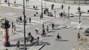 A Paris, le vélo vit sa meilleure vie, mais les piétons doivent apprendre à valser avec lui