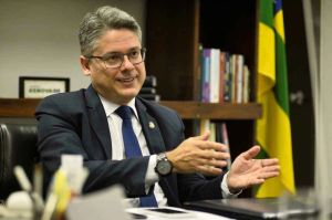 Relatório de Vieira foi derrotado, mas escalou tensões com o Supremo