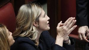 Le forzature del Tribunale dei ministri contro Bartolozzi sul caso Almasri