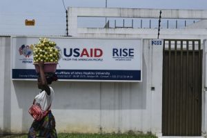 Rupture ou dangereuse illusion, le recul de l’aide publique au développement?