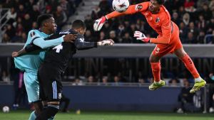 Bologna, Rado chiude la porta. 