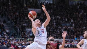 Fortitudo, lo sprint finale. Caja fra Perkovic o Moore . E’ questo il dolce dilemma