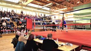 Notte di boxe sul ring di Copparo. Osmane Ba sogna il salto tra i pro