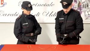 Finto carabiniere deruba anziano a Tavagnacco: fermato dai militari, aveva tutti i gioielli in tasca