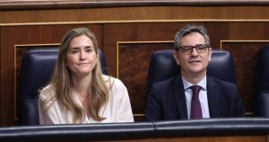 Feijóo mira desde la barrera el choque de Bolaños y Aagesen con el PP ante la ausencia de Sánchez