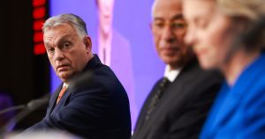 Svarione di Ursula: riscrive la storia dell’Ungheria e paragona il ’56 al voto di oggi