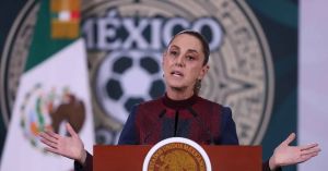 La 4T: más simulación que transformación