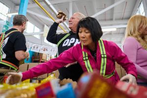 Leave public grocery stores on the shelf