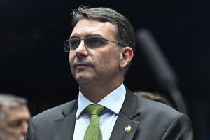 Flávio Bolsonaro precisará de mais do que frases de efeito para ser eleito