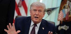 Donald Trump bloqueia o estreito de Ormuz