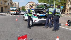 Investito sulle strisce in via Damiano Chiesa a Pavia