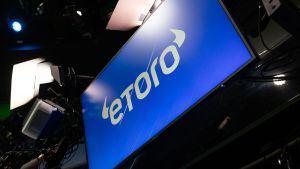 eToro acelera en DeFi con una compra de 70 millones