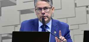 Relatório kafkiano do senador Vieira é plataforma anti-STF para a eleição ao Senado