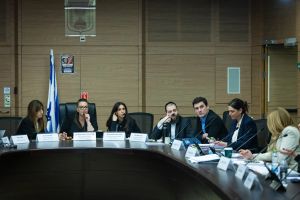 Knesset legal adviser blasts media bill’s legislative process, urges committee change