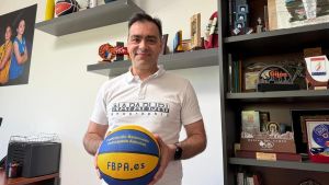 Alberto Cuervo, presidente de la Federación Asturiana de Baloncesto: “Lo de Iyana Martín y Marta Suárez es algo insólito”