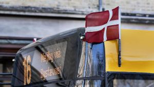 Mystisk flagning på bybusser: Forklaringen gemmer sig i morgen