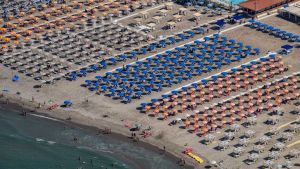 Vent'anni di Bolkestein e le spiagge italiane sono ancora senza gare