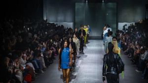 Dominnico, el diseñador que ha vestido a Rosalía y Beyoncé, celebra su décimo aniversario en la 080