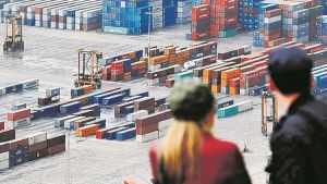La actividad exportadora española mejora al inicio de 2026, aunque la cartera de pedidos sigue en negativo