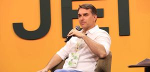 A liberdade como discurso, a servidão como propósito