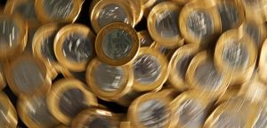 Atividade econômica surpreende positivamente e Tesouro registra captação recorde no exterior