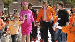 Paarden, kaatsen en schaatsen: zo ziet de eerste Koningsdag in Friesland voor de Oranjes eruit