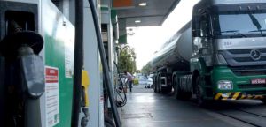 Pela reestatização das refinarias e da BR Distribuidora: o petróleo é nosso