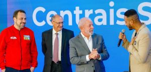 Planalto junta fim da 6×1 ao recuo na taxa das blusinhas