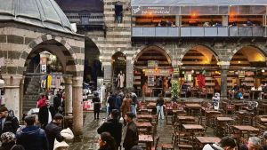 Diyarbakır İzlenimleri | Sur’da hayat: Sessiz yoksul, yorgun