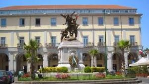 Comune di Aversa, assolti un dirigente e due funzionari: erano accusati di assenteismo