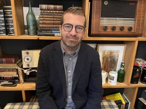 Antonio Villarreal: “Vivimos más polarizados y más cabreados por la lógica de la tertulia”