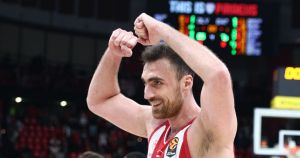 Ο Ολυμπιακός στη ρωγμή του χρόνου Ο Ολυμπιακός στη ρωγμή του χρόνου