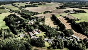 Mange politikere er glade for Energipark Give - den ligger jo også langt fra, hvor de bor